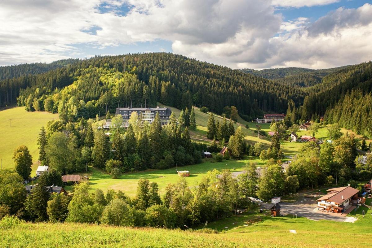 Spa hotel Lanterna Velké Karlovice Buitenkant foto