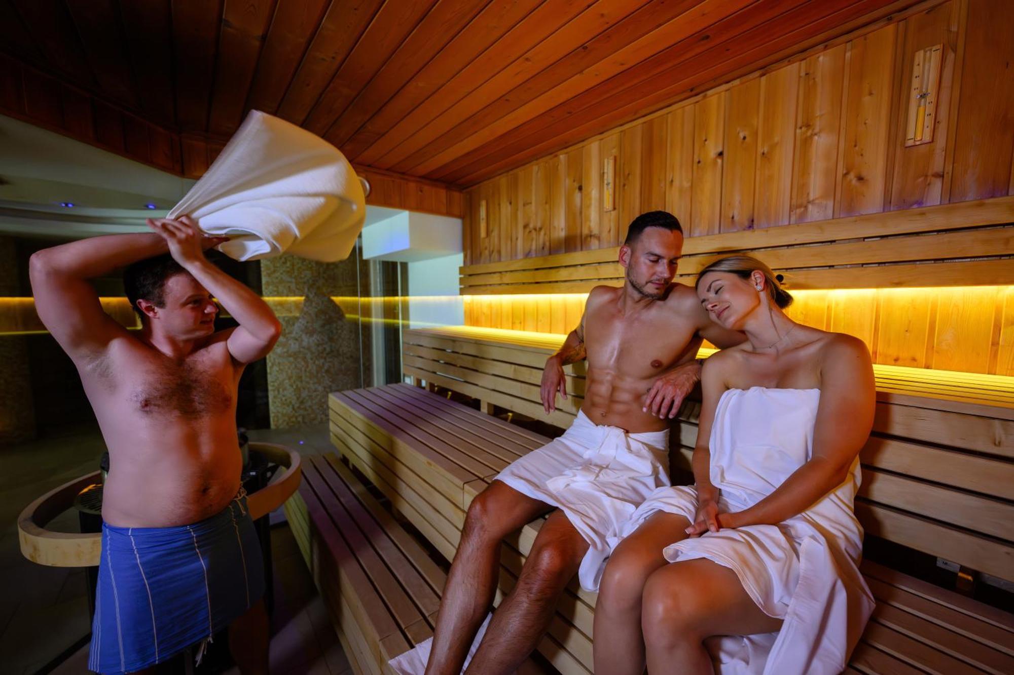 Spa hotel Lanterna Velké Karlovice Buitenkant foto