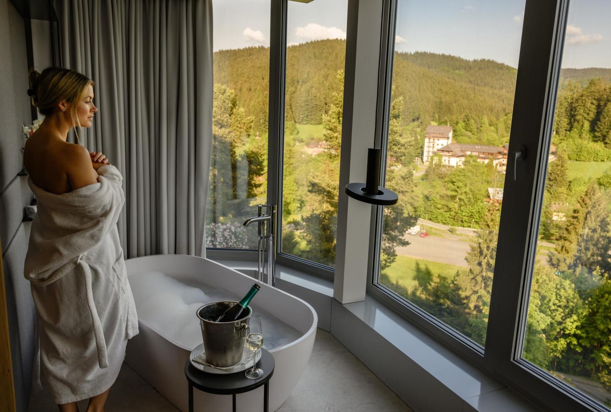 Spa hotel Lanterna Velké Karlovice Buitenkant foto