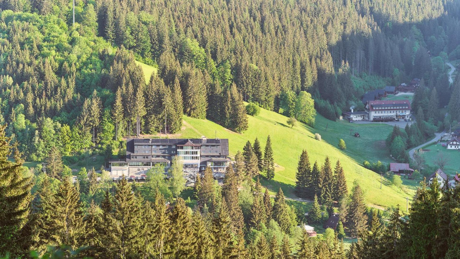 Spa hotel Lanterna Velké Karlovice Buitenkant foto