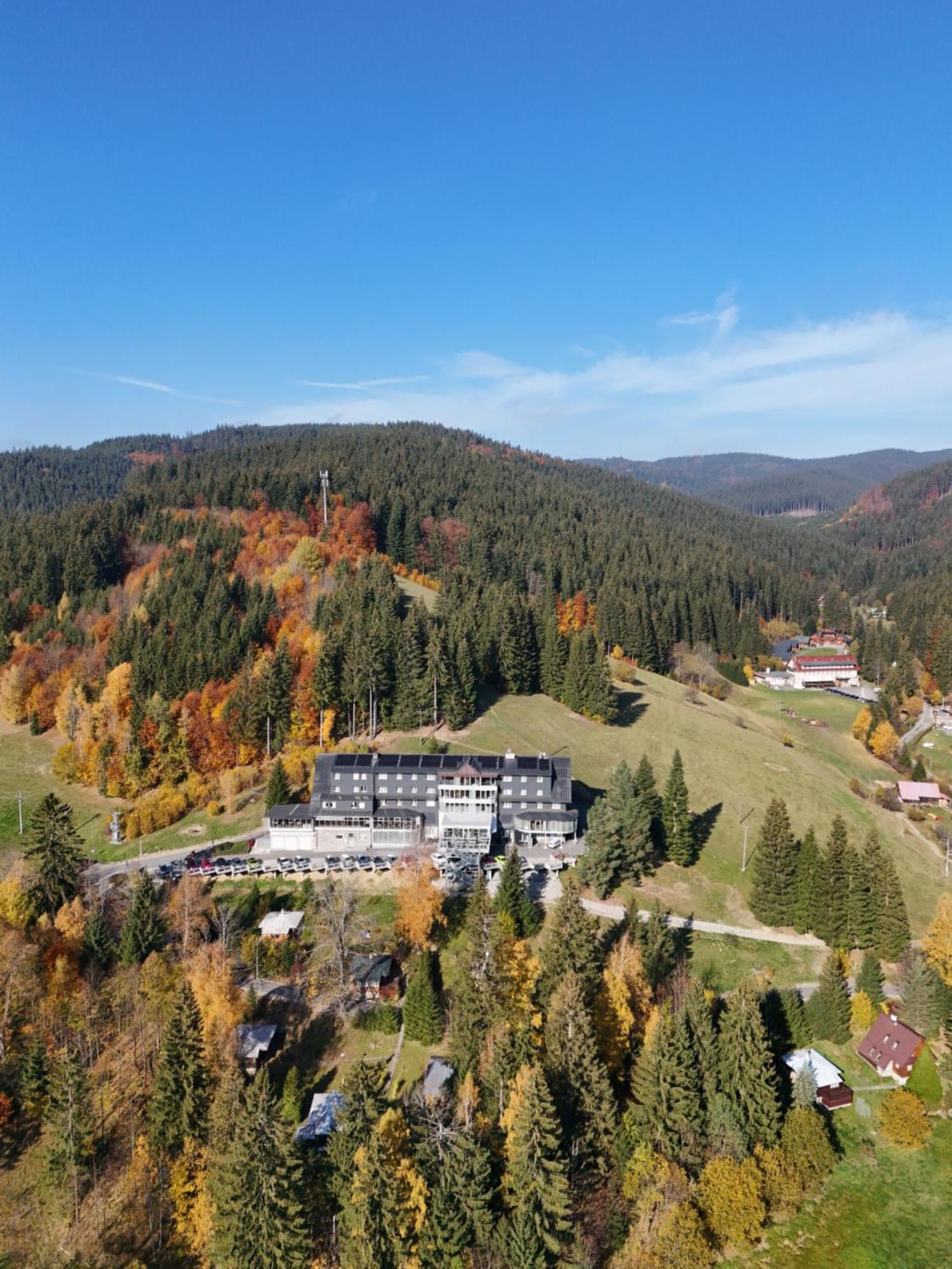 Spa hotel Lanterna Velké Karlovice Buitenkant foto